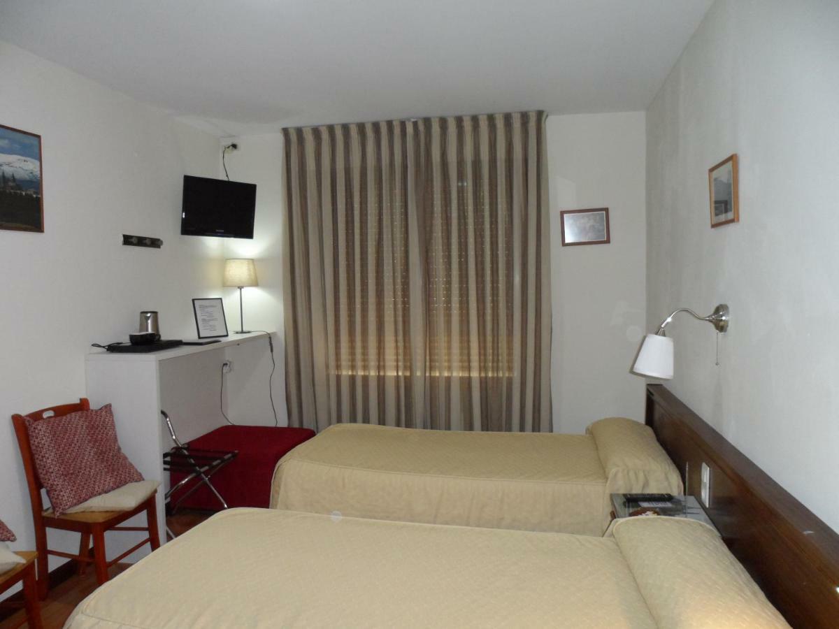 Hostal Coruna Astorga Εξωτερικό φωτογραφία
