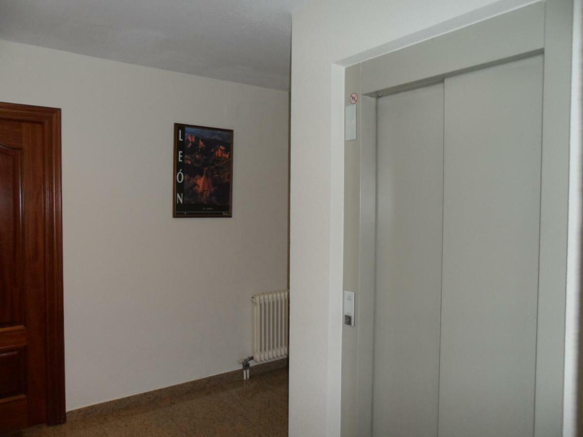 Hostal Coruna Astorga Εξωτερικό φωτογραφία